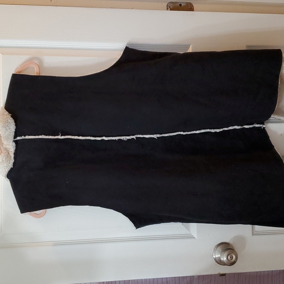 French Laundry plus faux fur vest - Picture 3 of 4